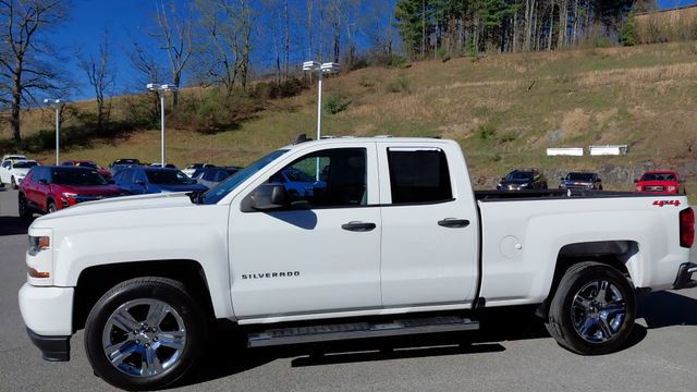 Used 2018 Chevrolet Silverado 1500 Custom w/ Custom Value Package image 7