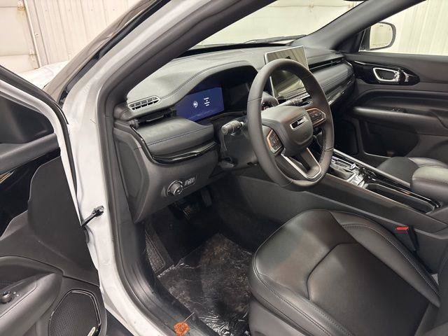 Used 2026 Jeep Compass Limited w/ Sun, Sound & Navigation Group AWD/4WD image 8