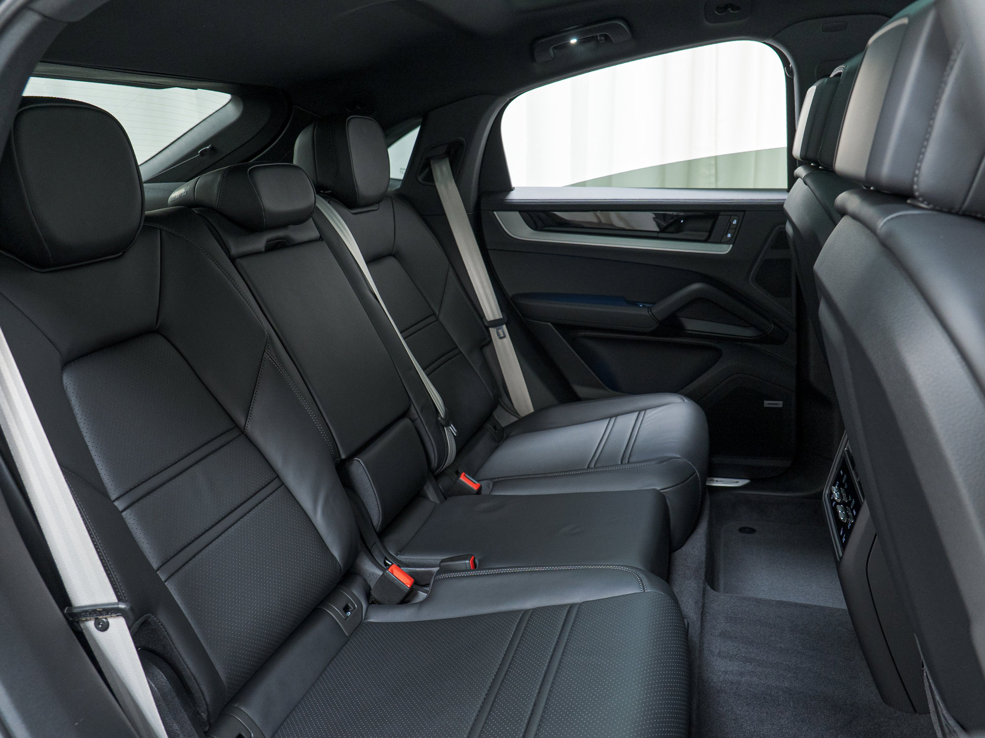 New 2026 Porsche Cayenne S image 29