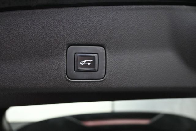 Used 2021 Chevrolet TrailBlazer RS w/ Sun and Liftgate Package FWD image 9