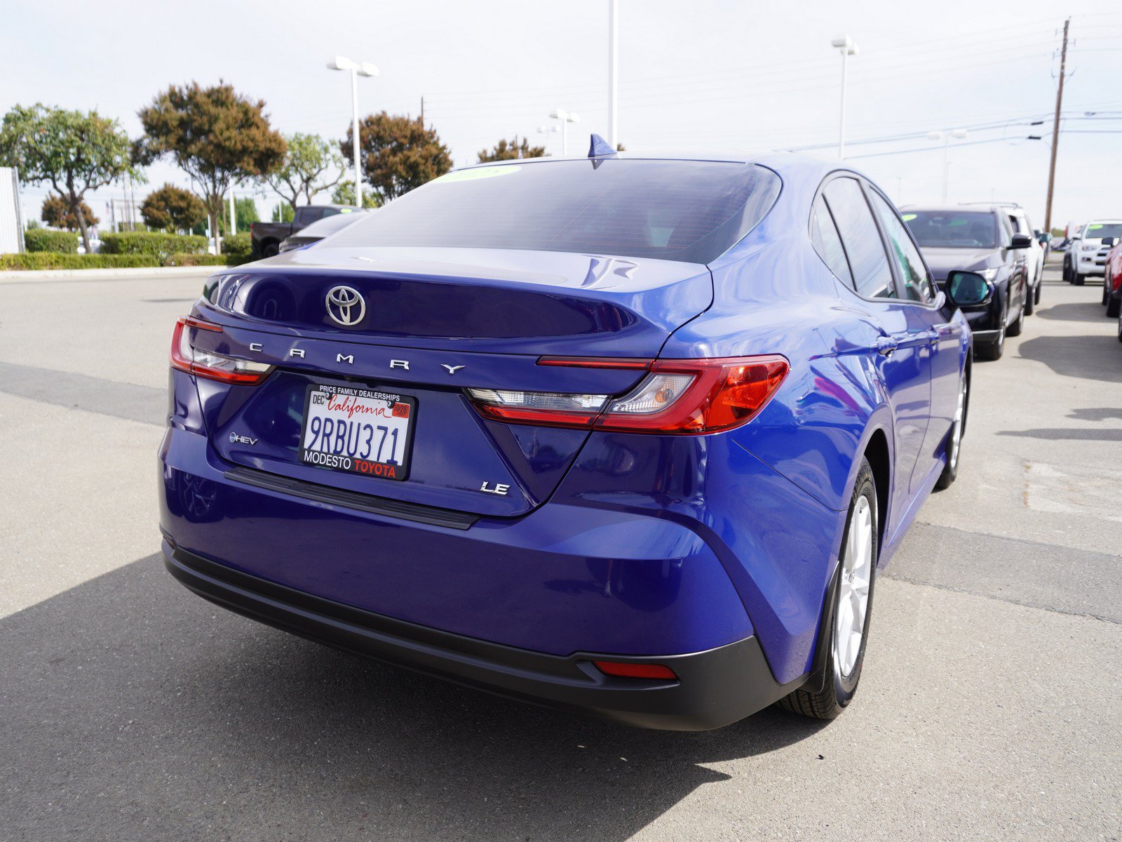 Used 2025 Toyota Camry LE w/ Convenience Package FWD image 10