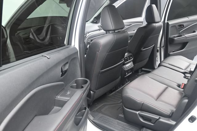 Used 2024 Honda Passport Black Edition image 17