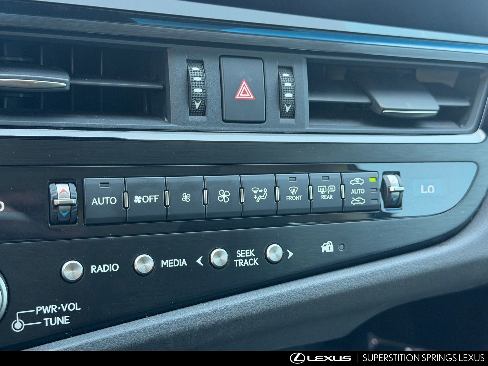 Certified 2024 Lexus ES 350 w/ Accessory Package (Z2) FWD image 28
