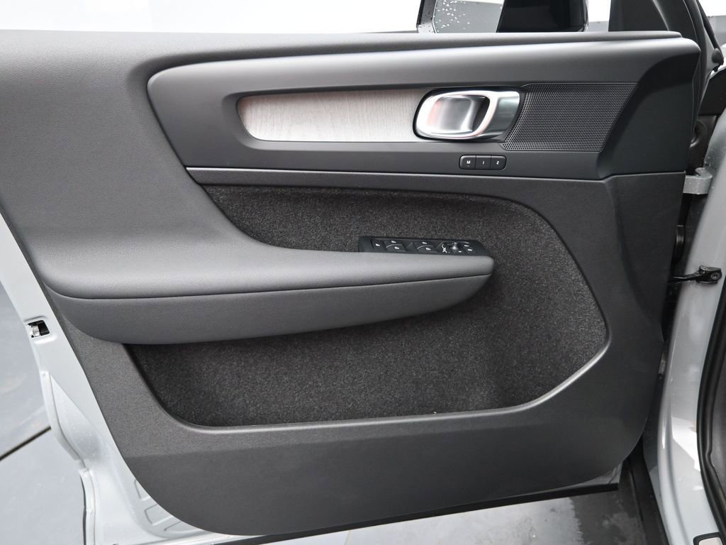 New 2026 Volvo XC40 B5 Plus w/ Protection Package Premier image 22