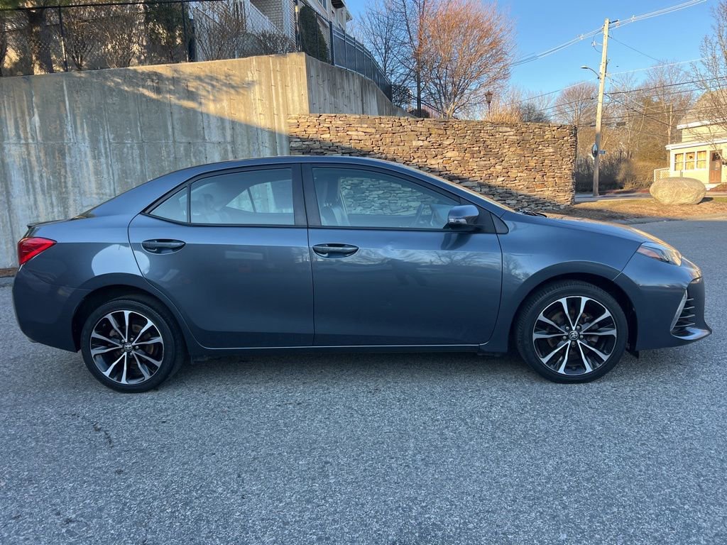 Used 2018 Toyota Corolla SE w/ SE Premium Package image 7