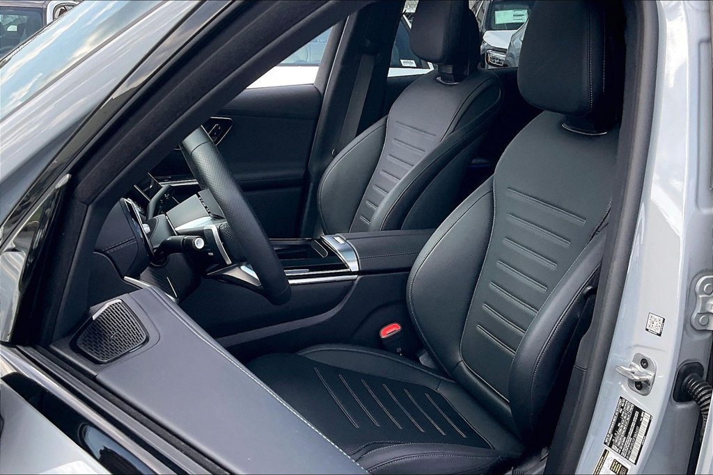Certified 2025 Mercedes-Benz GLC 300 4MATIC w/ AMG Line image 17