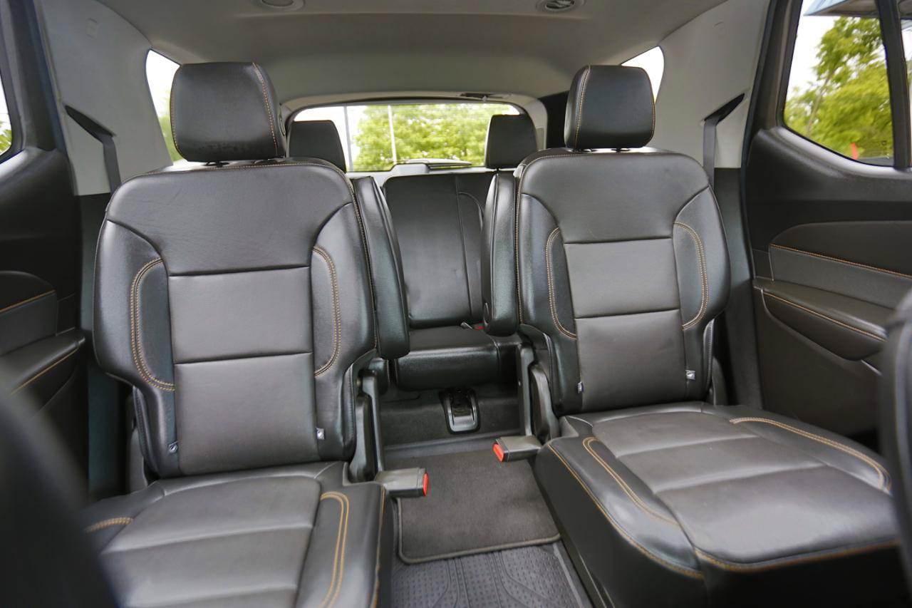 Used 2018 Chevrolet Traverse Premier w/ Driver Confidence II Package FWD image 18