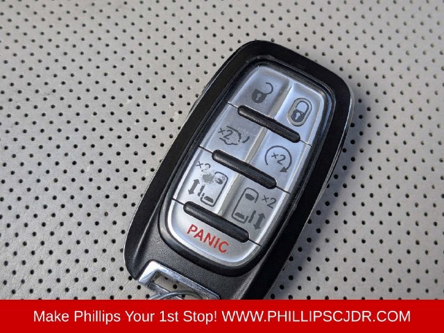 Certified 2019 Chrysler Pacifica Limited FWD image 30