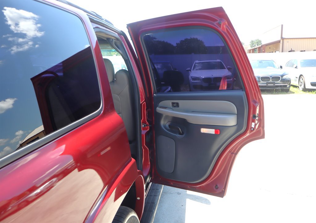 Used 2002 Chevrolet Tahoe LS w/ Traction Pkg RWD image 38