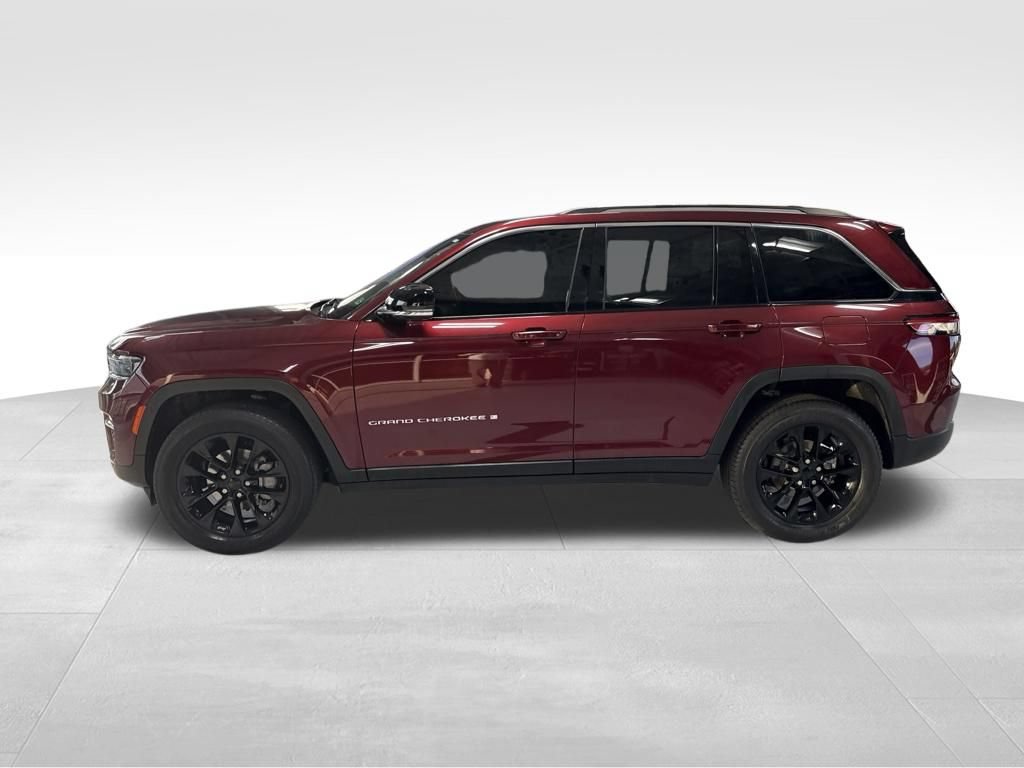 Used 2022 Jeep Grand Cherokee Limited AWD/4WD image 2