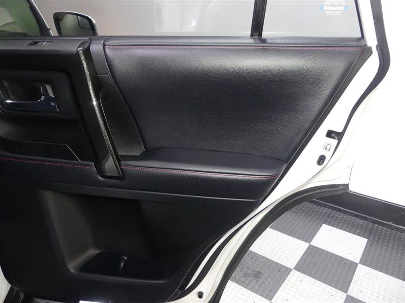 Used 2018 Toyota 4Runner TRD Off-Road Premium AWD/4WD image 25