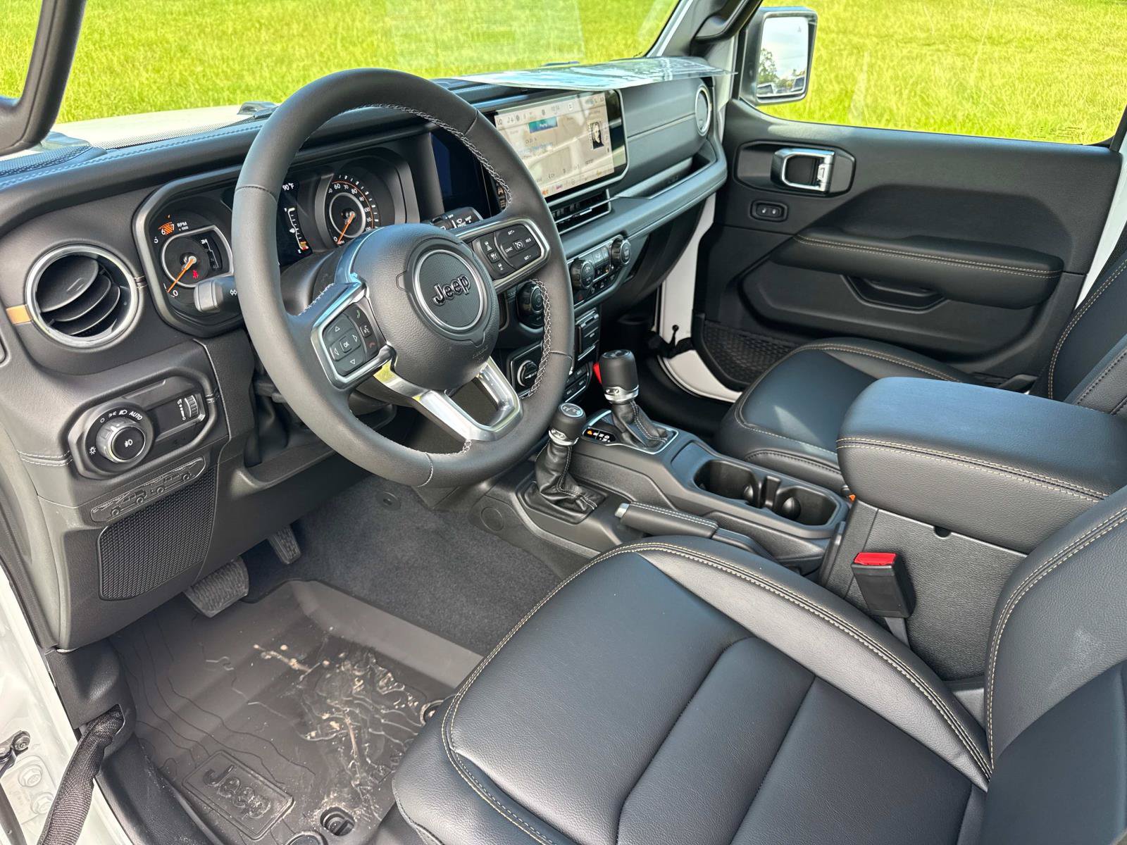New 2025 Jeep Wrangler Unlimited Sahara AWD/4WD image 21