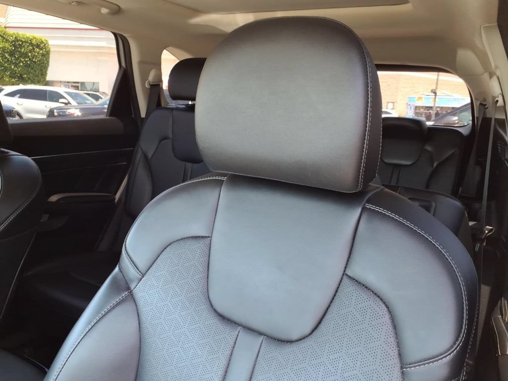 Certified 2023 Kia Sorento SX FWD image 15