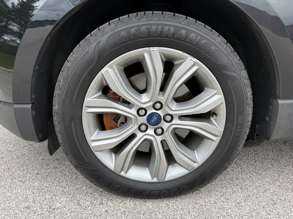 Used 2019 Ford Edge Titanium AWD/4WD image 11