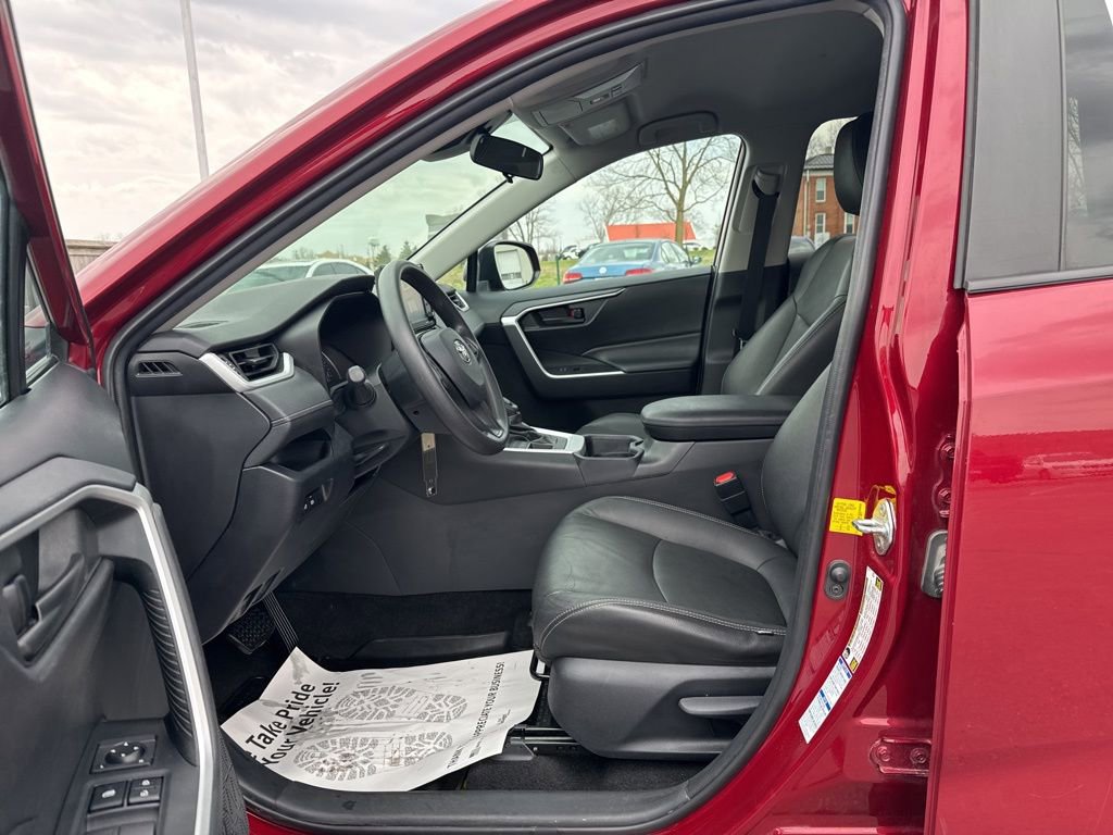Used 2020 Toyota RAV4 LE w/ All Weather Liner Package AWD/4WD image 32