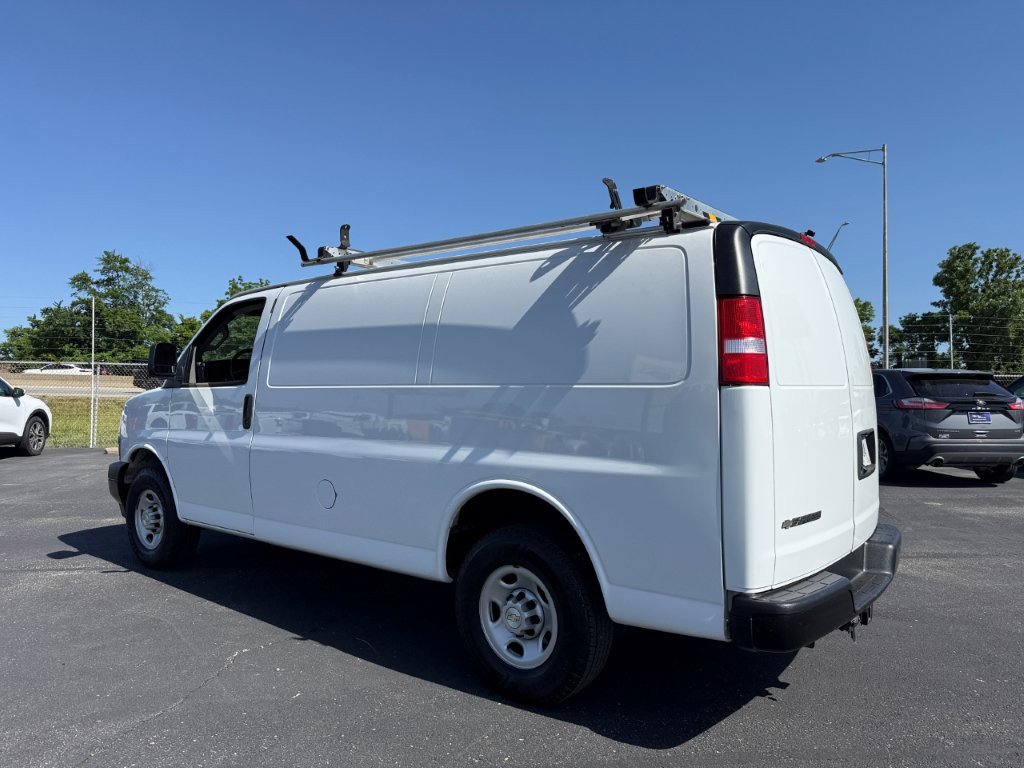 Used 2022 Chevrolet Express 2500 w/ Driver Convenience Package RWD image 5