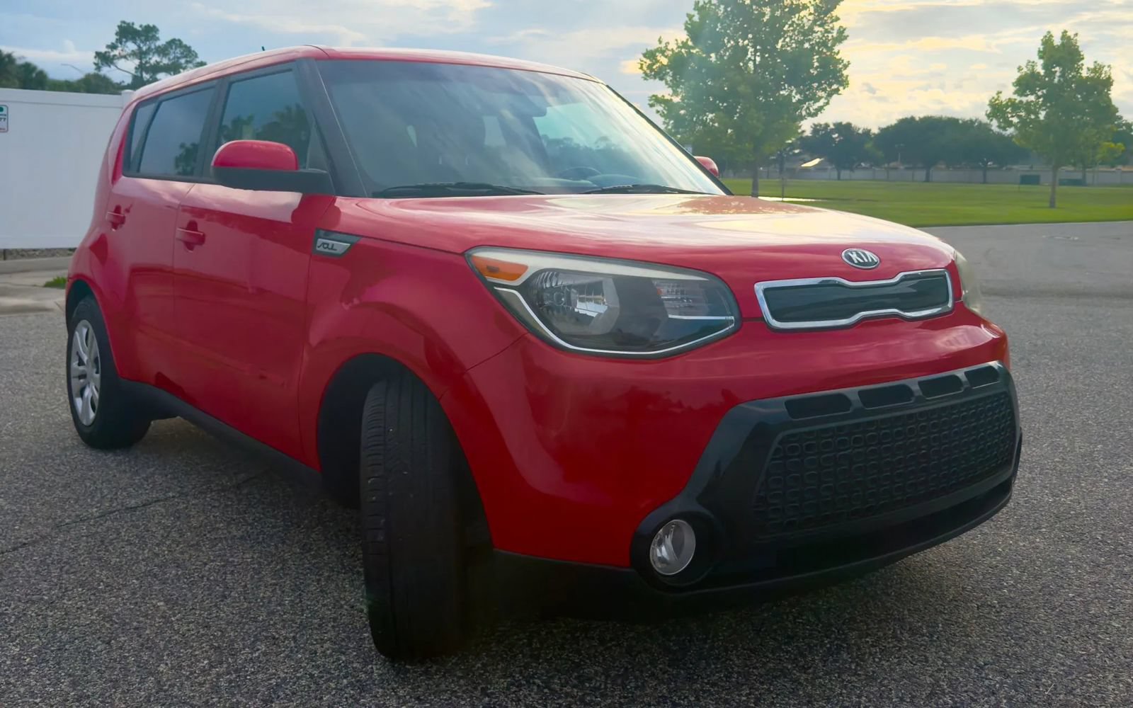 Used 2016 Kia Soul + FWD image 3