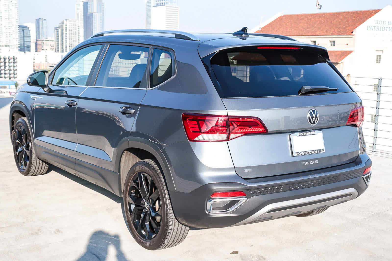 Used 2022 Volkswagen Taos SE w/ Panoramic Sunroof Package image 8