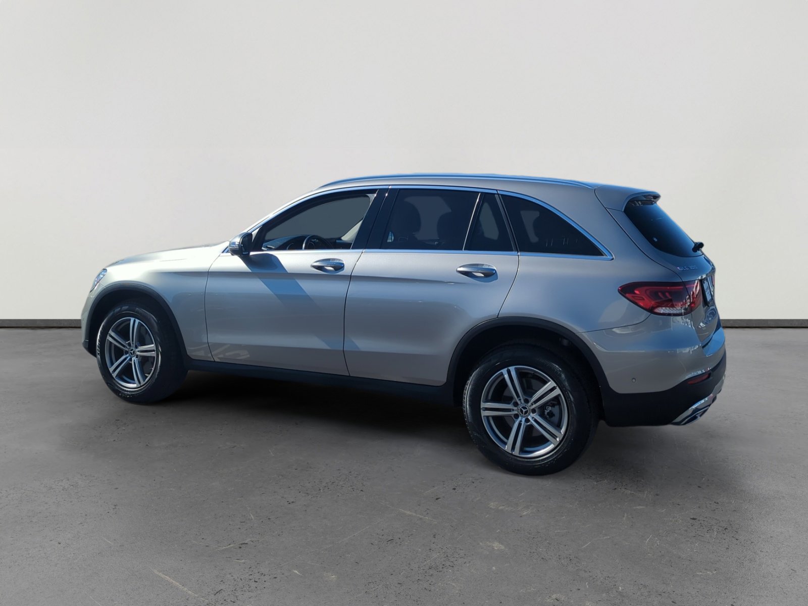 Used 2022 Mercedes-Benz GLC 300 image 3