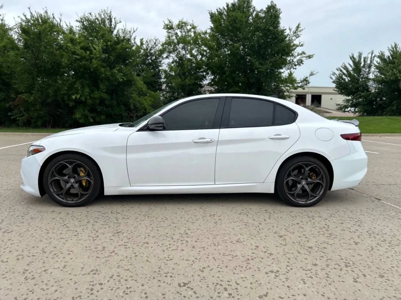 Used 2019 Alfa Romeo Giulia Ti Sport w/ Quick Order Package 22S Sport AWD/4WD image 9