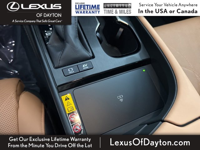 Used 2025 Lexus ES 300h w/ Luxury Package image 27