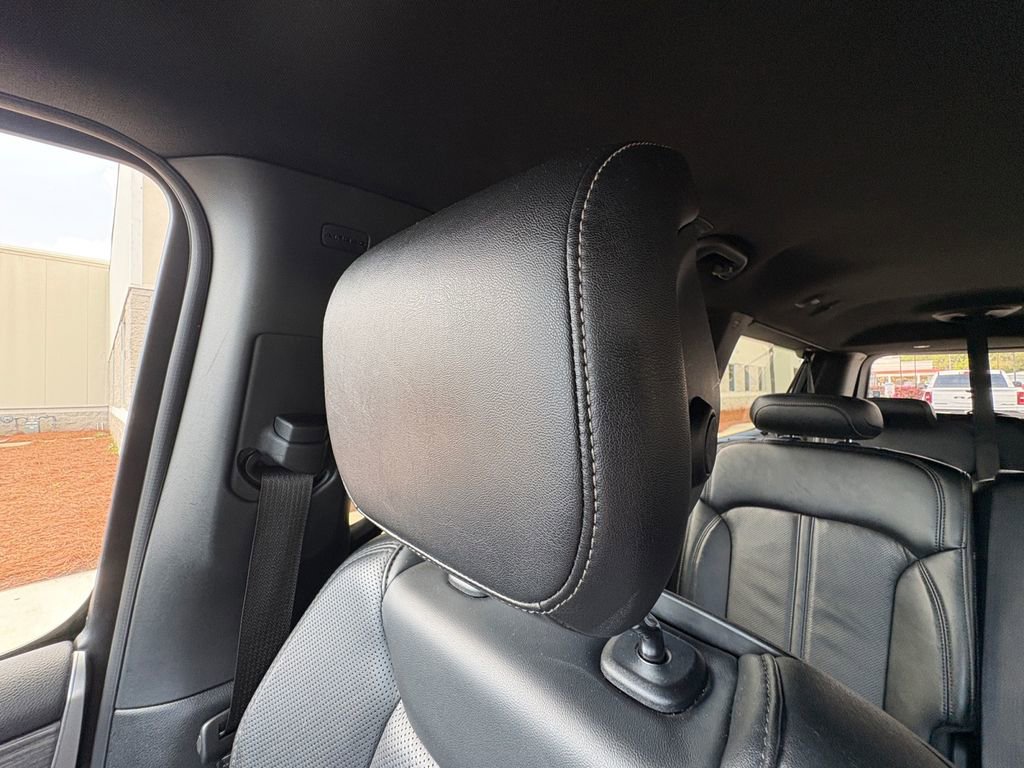 Certified 2024 Jeep Wagoneer L Series III w/ Flexible Seating Group image 13