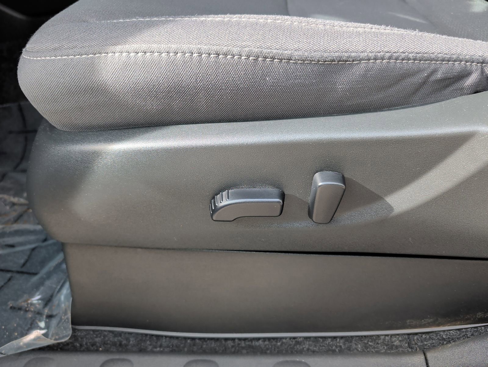 Used 2024 Nissan Frontier SV w/ SV Convenience Package image 15