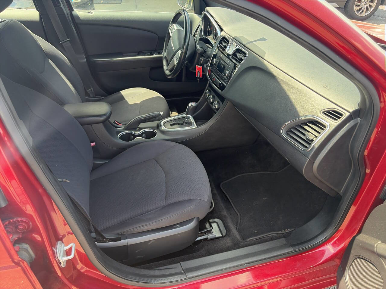 Used 2013 Chrysler 200 Touring FWD image 8