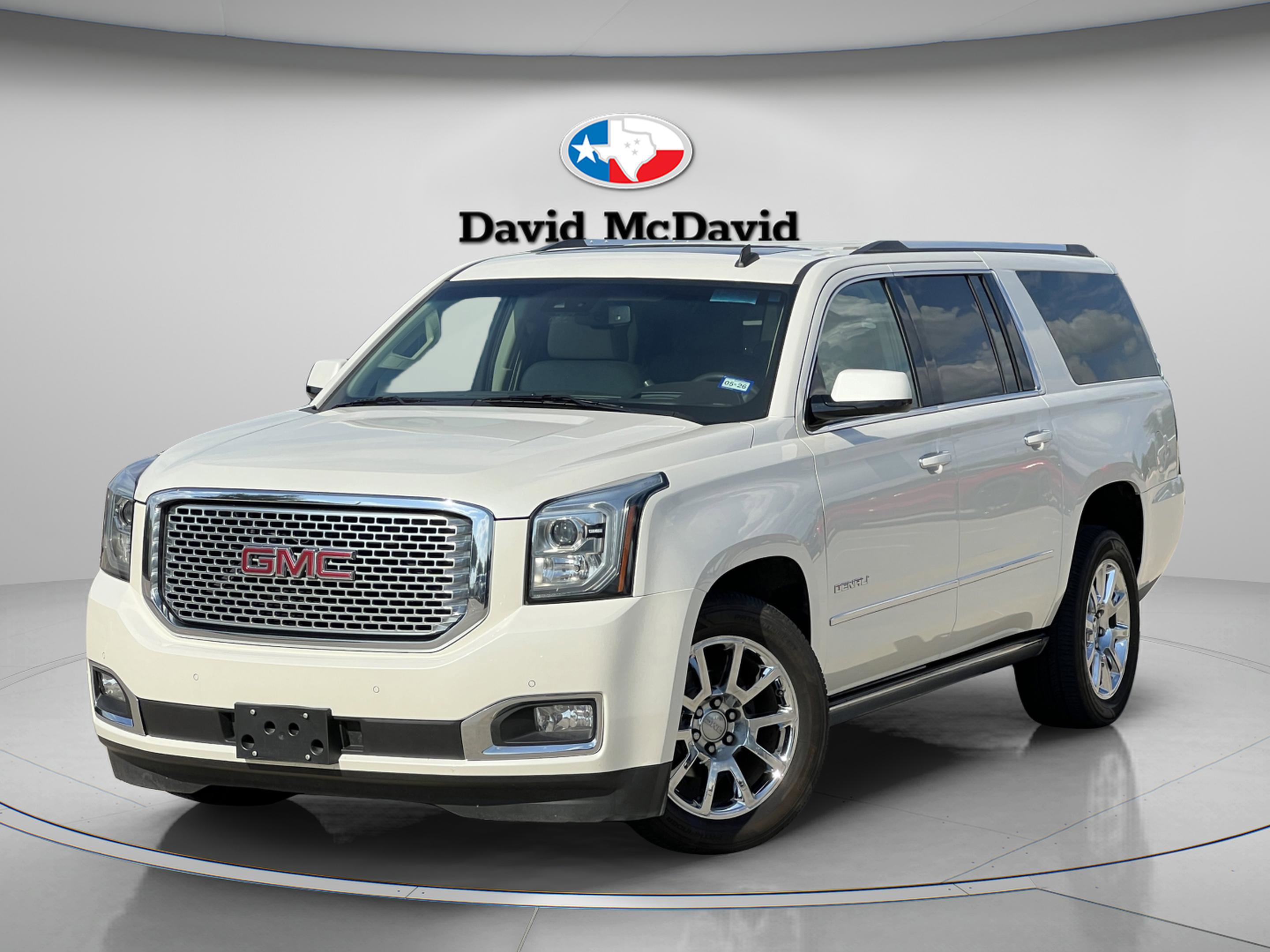 Used 2015 GMC Yukon XL Denali w/ Touring Package AWD/4WD image 4