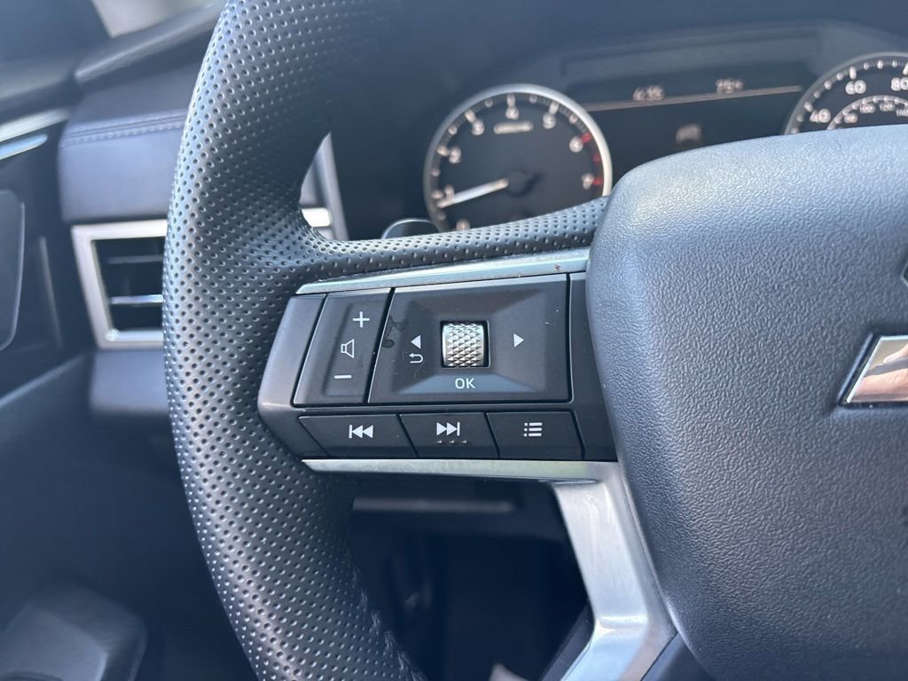 Used 2025 Mitsubishi Outlander SE AWD/4WD image 17