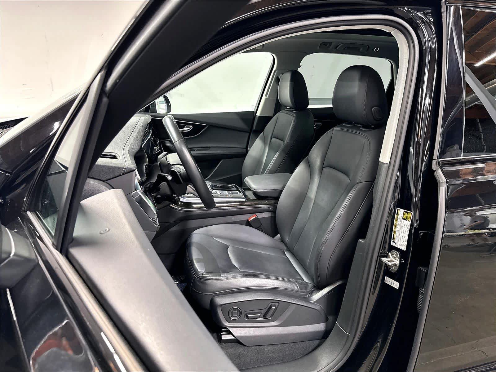 Used 2023 Audi Q7 3.0T Premium Plus w/ Premium Plus Package AWD/4WD image 27