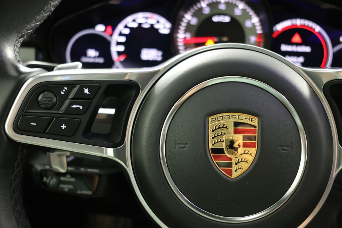 Used 2022 Porsche Cayenne GTS w/ Premium Package Plus AWD/4WD image 27