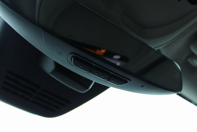 Used 2025 Volvo XC40 B5 Plus image 30