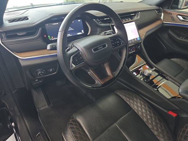 Used 2025 Jeep Grand Cherokee Summit AWD/4WD image 17