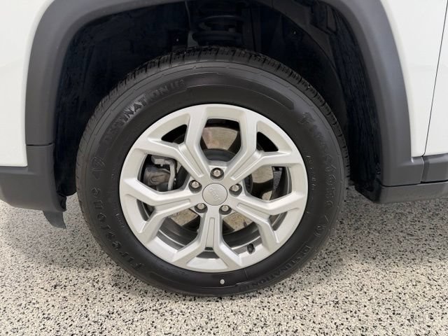 Used 2024 Jeep Compass Latitude w/ Convenience Group AWD/4WD image 37