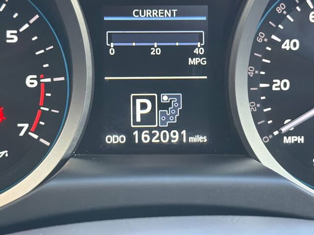 Used 2013 Toyota Land Cruiser AWD/4WD image 32