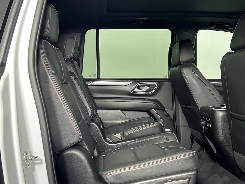 Used 2024 Chevrolet Suburban RST w/ Luxury Package AWD/4WD image 13