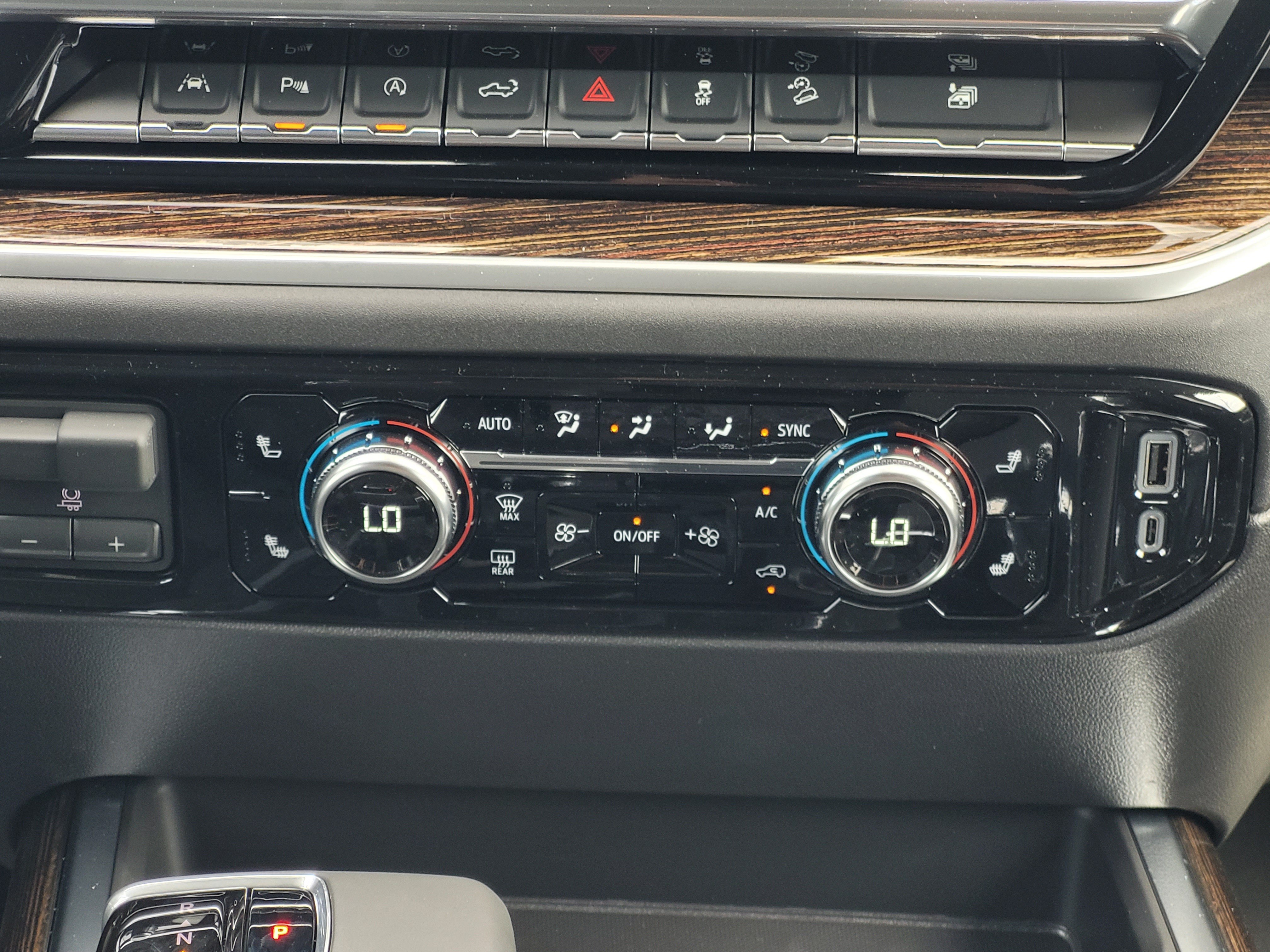 New 2026 GMC Sierra 1500 Elevation w/ Elevation Premium Package AWD/4WD image 15