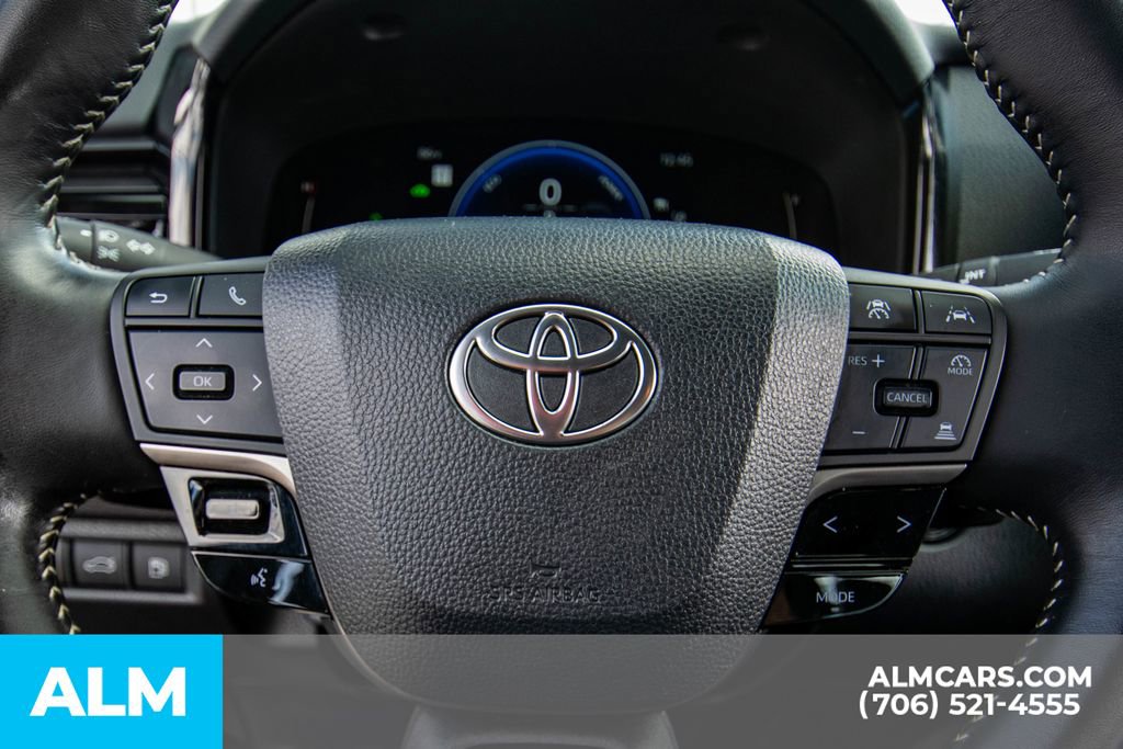 Used 2025 Toyota Camry SE image 20