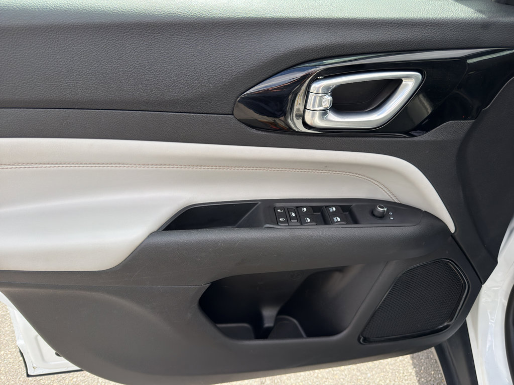 Used 2023 Jeep Compass Limited image 10