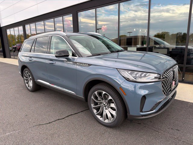 New 2027 Lincoln Aviator AWD image 1