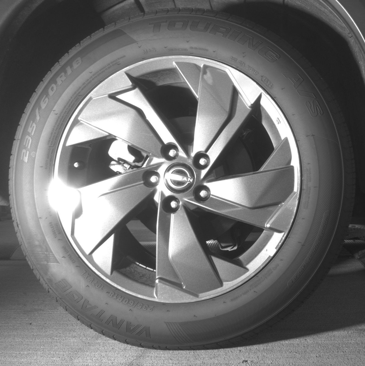 Used 2025 Nissan Rogue SV FWD image 15