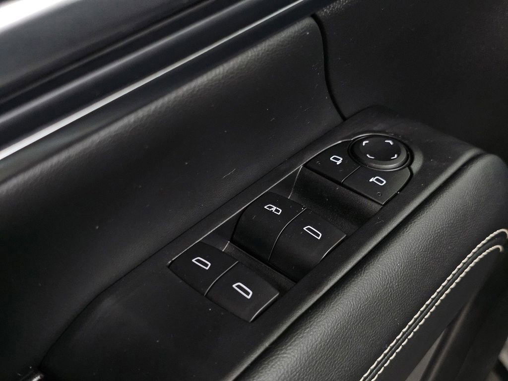 Used 2025 GMC Terrain Elevation AWD/4WD image 27