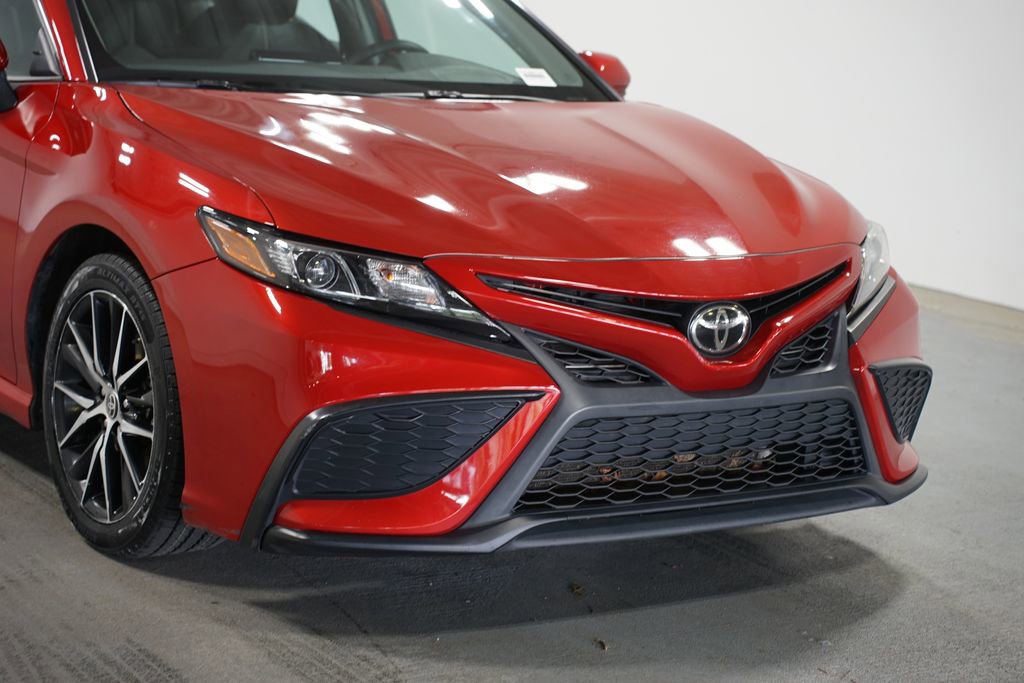 Used 2021 Toyota Camry SE FWD image 4