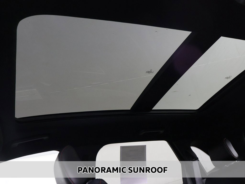 Used 2022 Ford Edge ST-Line w/ Class II Trailer Tow Package image 3