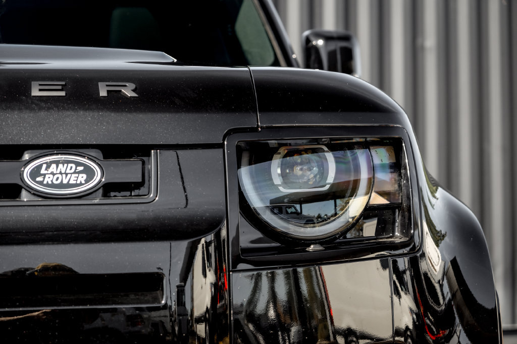New 2026 Land Rover Defender 110 X-Dynamic SE AWD/4WD image 6