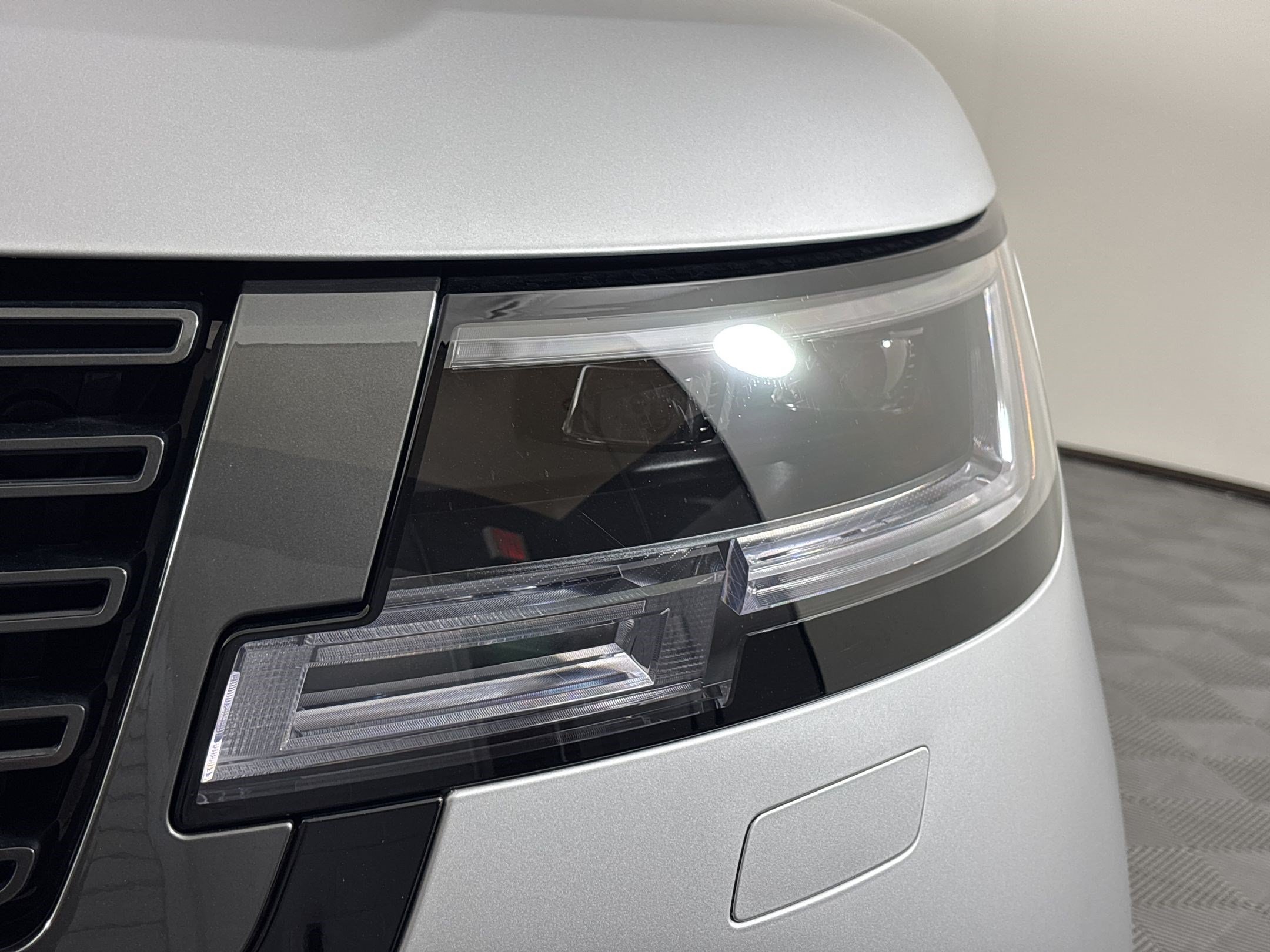 New 2026 Land Rover Range Rover SE AWD/4WD image 12
