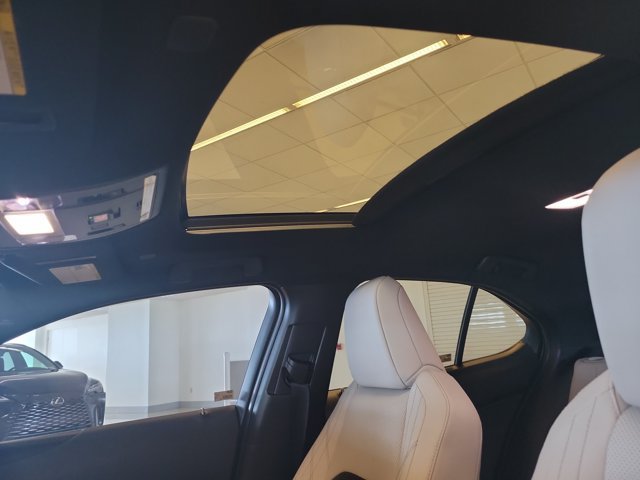 Used 2025 Lexus UX 300h FWD w/ Accessory Package (Z2) image 24