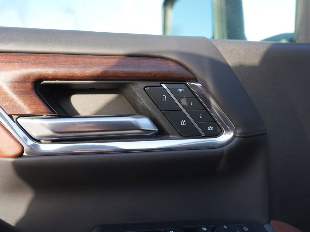 Used 2024 GMC Sierra 3500 Denali Ultimate image 16