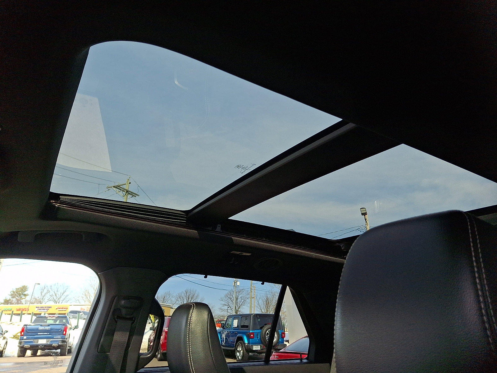 Used 2020 Ford Explorer ST image 15